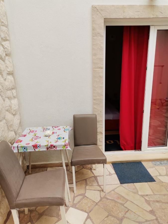 Apartments Radonic Хвар Екстер'єр фото