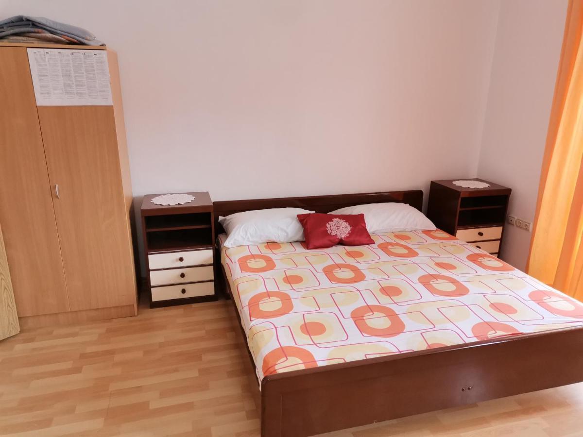 Apartments Radonic Хвар Екстер'єр фото