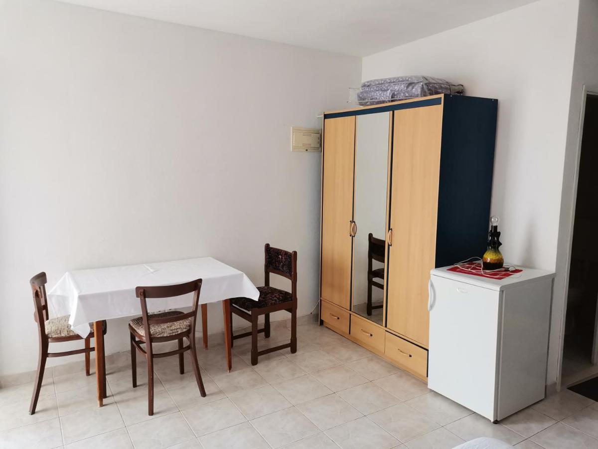 Apartments Radonic Хвар Екстер'єр фото