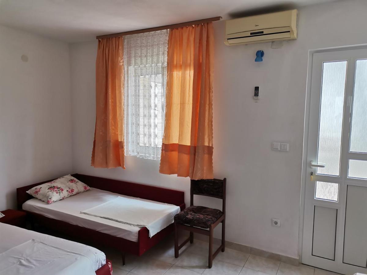 Apartments Radonic Хвар Екстер'єр фото