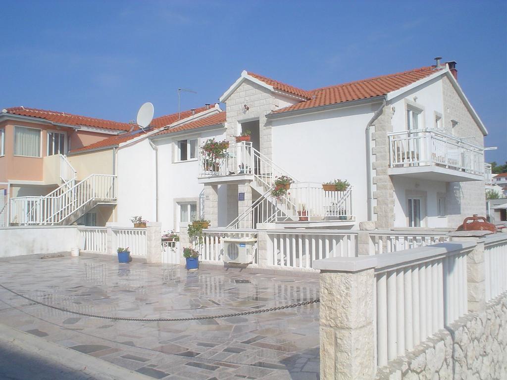 Apartments Radonic Хвар Екстер'єр фото