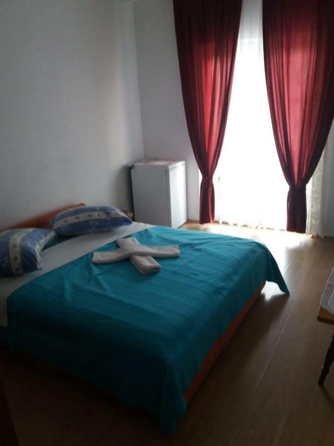 Apartments Radonic Хвар Екстер'єр фото